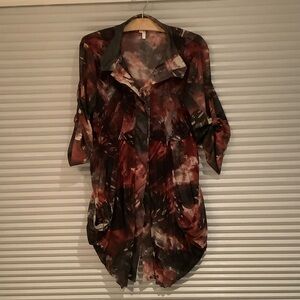 Elegant Women's Button-Down Shirt in Red and Black